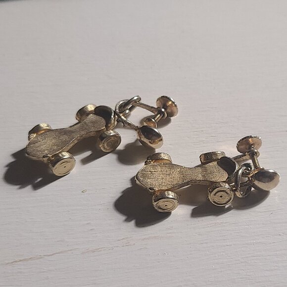 Roller Skate Vintage 1960's Screw Back Clip Earrings - Picture 7 of 9